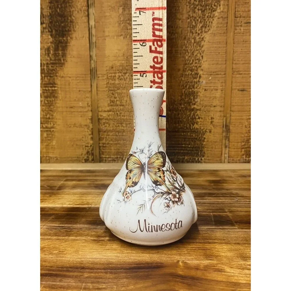 Minnesota Souvenir Ceramic Butterfly Porcelain‎ Vase 4 1/2